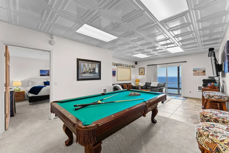 Phoenix House, Living room image 8