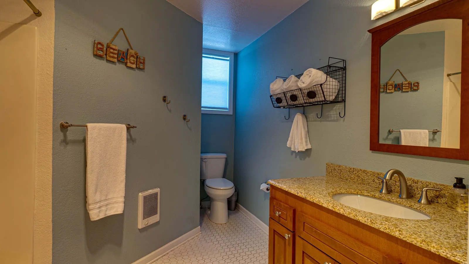 Sandy Toes Retreat, Bathroom image 1
