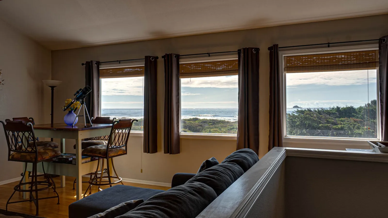 Sandy Toes Retreat, Dining room image 4