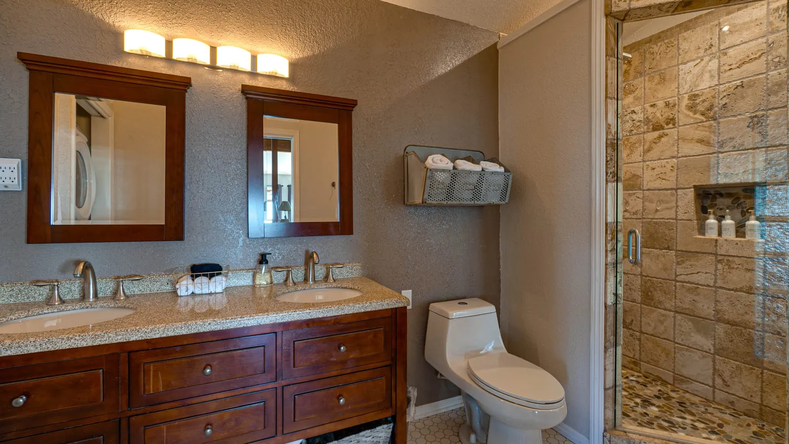 Sandy Toes Retreat, Bathroom image 3